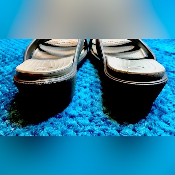 Women’s Slip On CROC Sandals - Picture 5 of 9